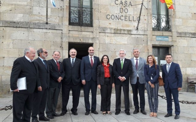 O presidente do Parlamento reivindica que a riqueza idiomática de Galicia “ábrenos as portas de medio mundo”